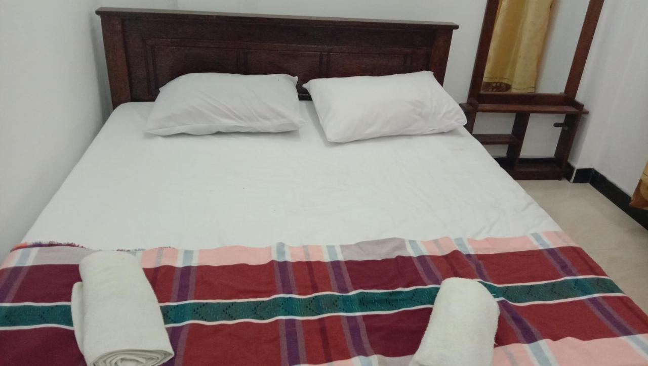 House Of Richness Hotel Negombo Buitenkant foto