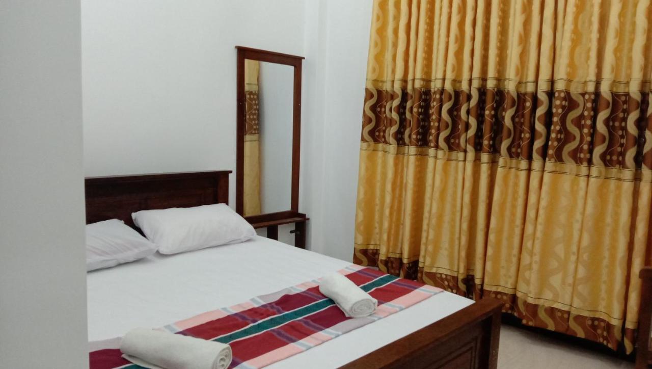 House Of Richness Hotel Negombo Buitenkant foto