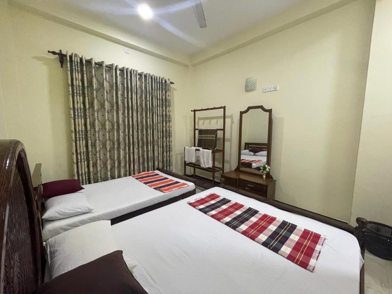 House Of Richness Hotel Negombo Buitenkant foto