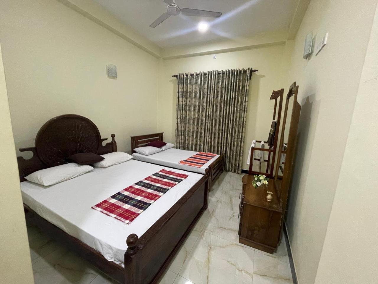 House Of Richness Hotel Negombo Buitenkant foto
