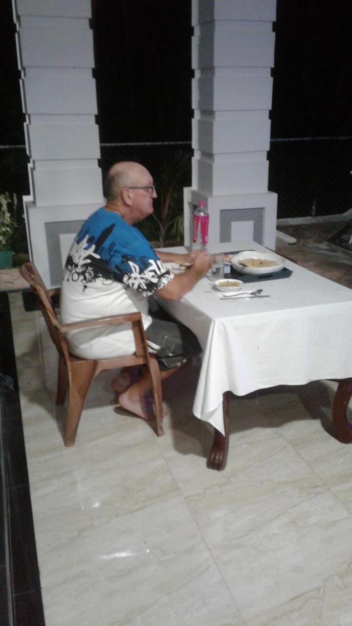 House Of Richness Hotel Negombo Buitenkant foto