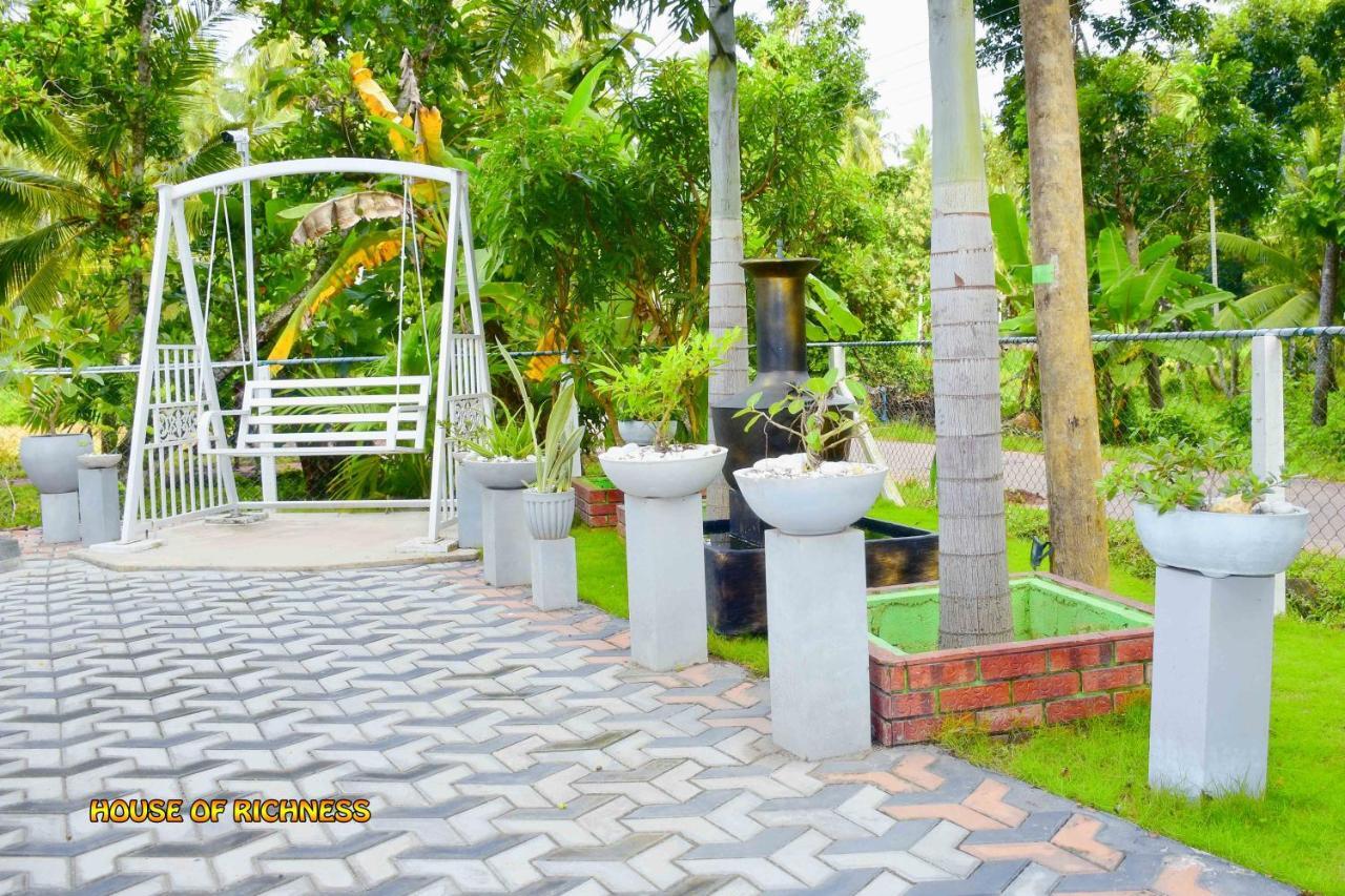 House Of Richness Hotel Negombo Buitenkant foto